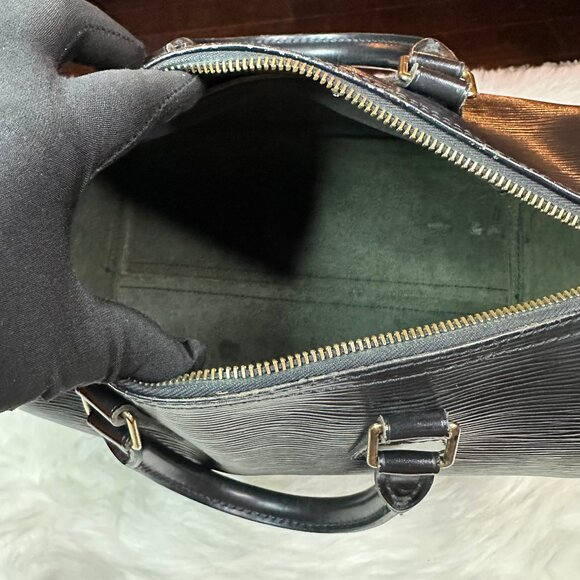 Authentic Louis Vuitton Black Epi Leather Speedy 25 Satchel Bag - Picture 12 of 16